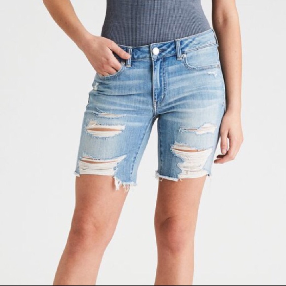 🎀Sold Sold Sold NWT AEO Slouchy Bermuda size 6 🎀